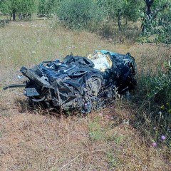 Carcasse automobili compattate-Il ritrovamento delle Guardie Campestri di Ruvo di Puglia