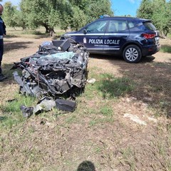 Carcasse automobili compattate-Il ritrovamento delle Guardie Campestri di Ruvo di Puglia