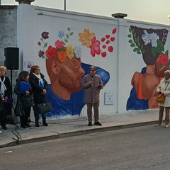 Murale "Restiamo Umani"