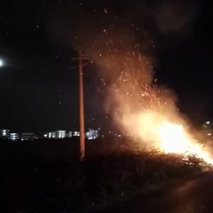 Incendio in via Pertini