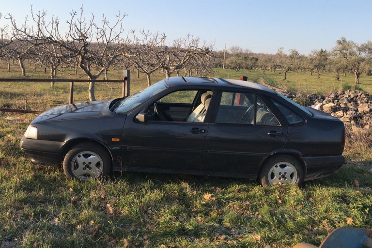 Auto rubata ritrovata a Calendano (Ruvo)