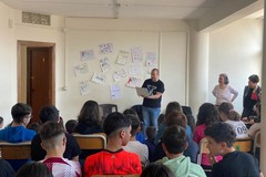 Confabulare 2025: emozioni in classe con l’autore Daniele Nicastro