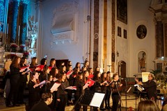 Domani il concerto "Cantando sotto le Stelle" dedicato alle 23 vittime della Andria-Corato