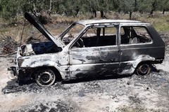 Tre auto rubate e date alle fiamme rinvenute nell'agro tra Terlizzi e Ruvo di Puglia