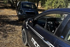 Trovate due auto rubate: una intatta, l'altra cannibalizzata