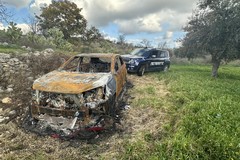 Cannibalizzate e bruciate, due auto ritrovate a Bitonto e Ruvo di Puglia