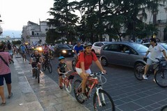 In bici per le vie della città
