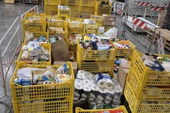 La raccolta alimentare dell’Emporio Legàmi batte anche il Natale: comunità unita, giovani protagonisti