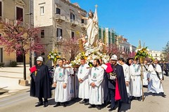 Il Risorto e lo scoppio delle Quarantane a Ruvo di Puglia – LE FOTO