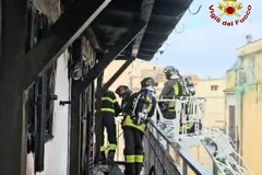 Paura a Ruvo di Puglia: scoppia incendio in casa, in salvo una donna