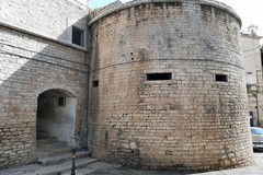 Un tour alla scoperta delle antiche mura cittadine