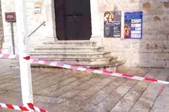 Gasolio cosparso sul sagrato della chiesa di San Rocco, lo sdegno di cittadini e politica per l'atto vandalico
