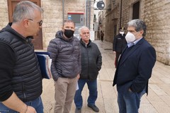 Carabinieri indagano sull'atto di vandalismo alla chiesa di San Rocco: ore contate per i responsabili, forse bravata da parte di minorenni.