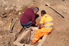 Due sepolture e resti umani ritrovati nel cantiere di via Alberto Mario