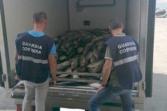 Tonni freschi sequestrati a un peschereccio donati alle famiglie povere di Ruvo di Puglia