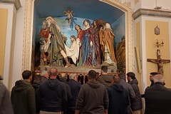L’uscita dalla nicchia degli Otto Santi, il rito silenzioso della Confraternita di San Rocco - LE FOTO