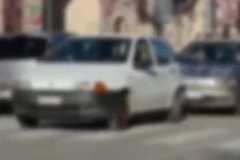 Auto rubata mollata in corso Jatta e recuperata dalla Polizia Locale