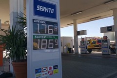 Caro benzina, "Puglia paralizzata". Continua la protesta degli autotrasportatori
