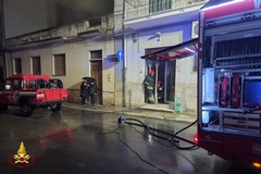 Incendio in un panificio a Ruvo di Puglia: fiamme da una friggitrice