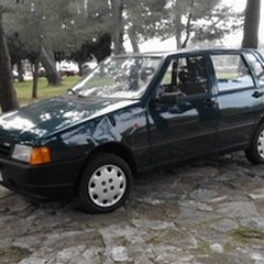 La Fiat Uno di don Tonino Bello nel giardino della C.A.S.A.