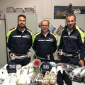 Scarpe contraffatte sequestrate alla Fiera dell'Ottavario. Ambulanti in fuga