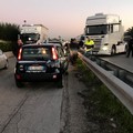 Assalto a un tir sulla 231, autista preso in ostaggio