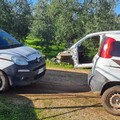 Carcassa di autovettura ritrovata in Contrada Belmonte-Roselli a Ruvo di Puglia