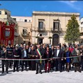 Inaugurate le due piazze della città. FOTO