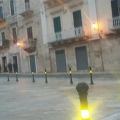 Stop a parcheggio e transito nel centro storico, istallati i dissuasori