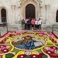 Tappeti fatti con i fiori, domenica torna l'infiorata