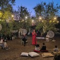 "Abitare ", la comunità che si ritrova tra ulivi e parole