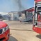 Incendio in un capannone a Ruvo di Puglia: a fuoco anche un camion, Vigili del Fuoco al lavoro