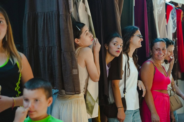 Le Danzatrici dal mercato: quando la danza riscrive la geografia dello sguardo - LE FOTO