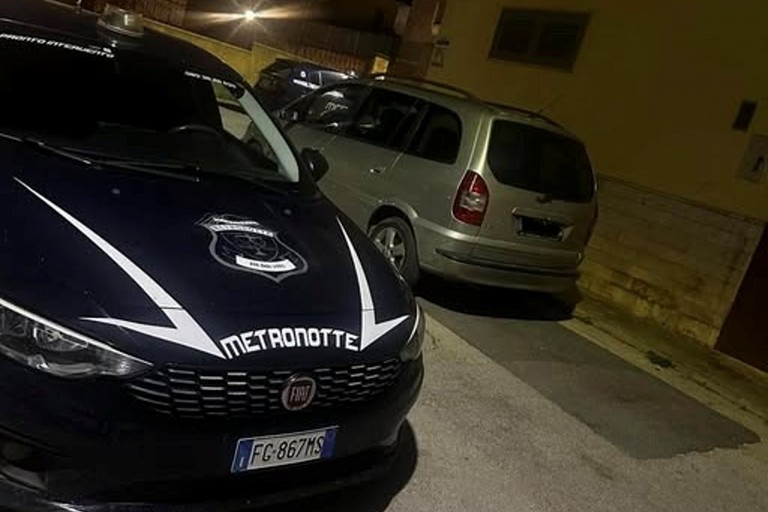 La Opel Zafira recuperata dalla Metronotte