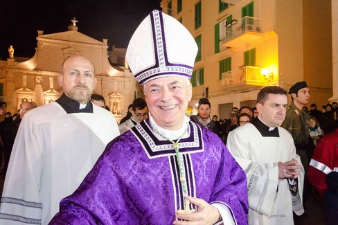 Mons. Cornacchia entra in  Diocesi