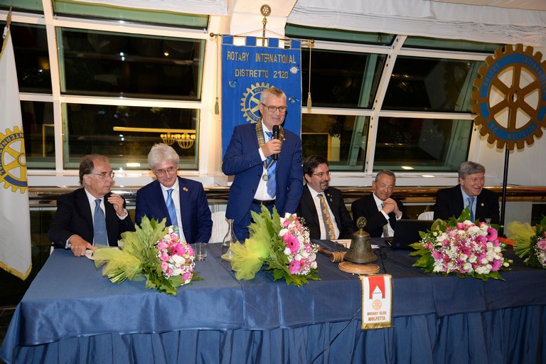 Passaggio del martelletto al Rotary Club di Molfetta