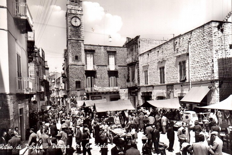 Piazza Menotti Garibaldi