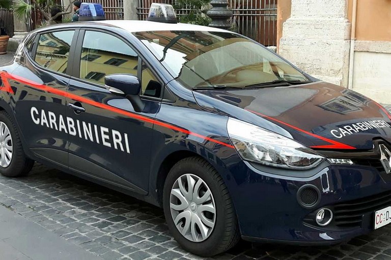 Carabinieri e Polizia Locale nel centro storico di Ruvo: fermati 8 giovani