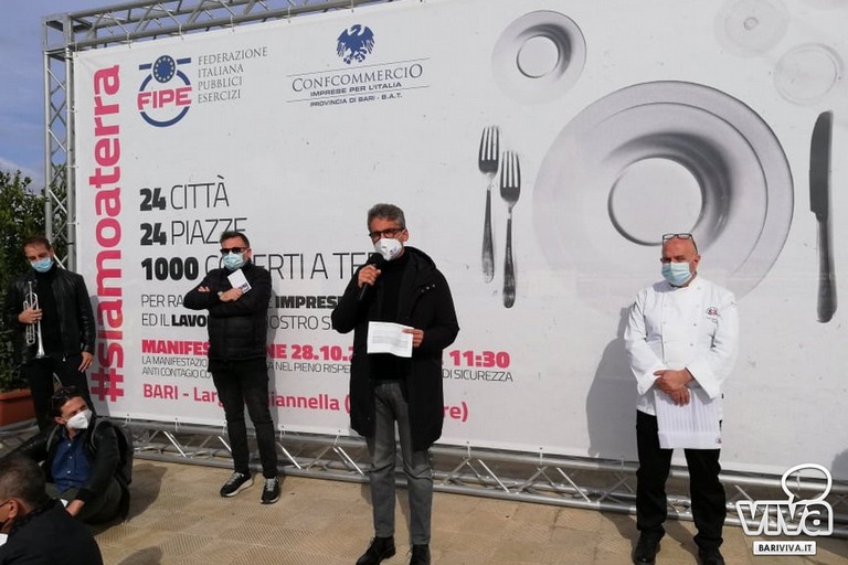 Protesta ristoratori a Bari