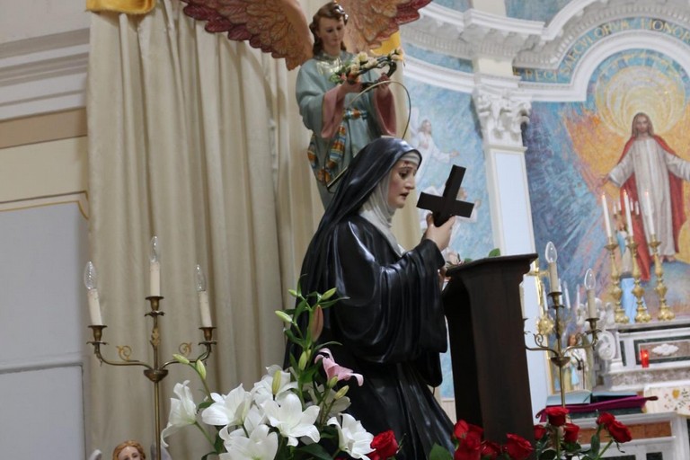In preghiera per Santa Rita da Cascia a Ruvo di Puglia