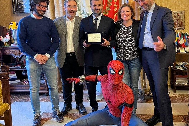 Lo "Spiderman" ruvese Tommaso Lorenzini premiato a Bari