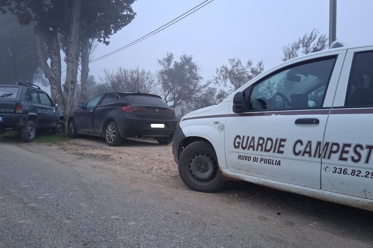 Guardie campestri recuperano auto rubata